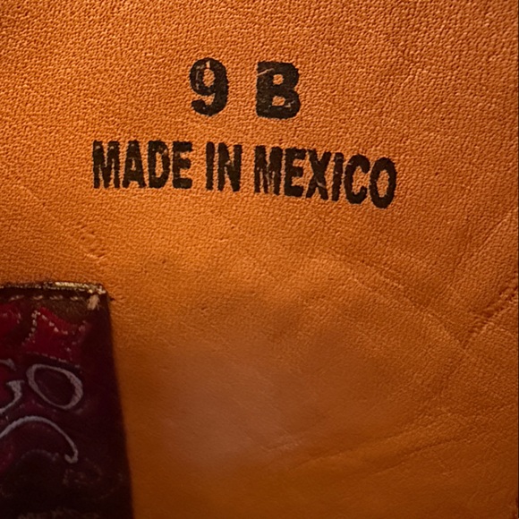 Old Gringo Multicolor Floral Hand tooled Jazmin
size 9 - Picture 9 of 10